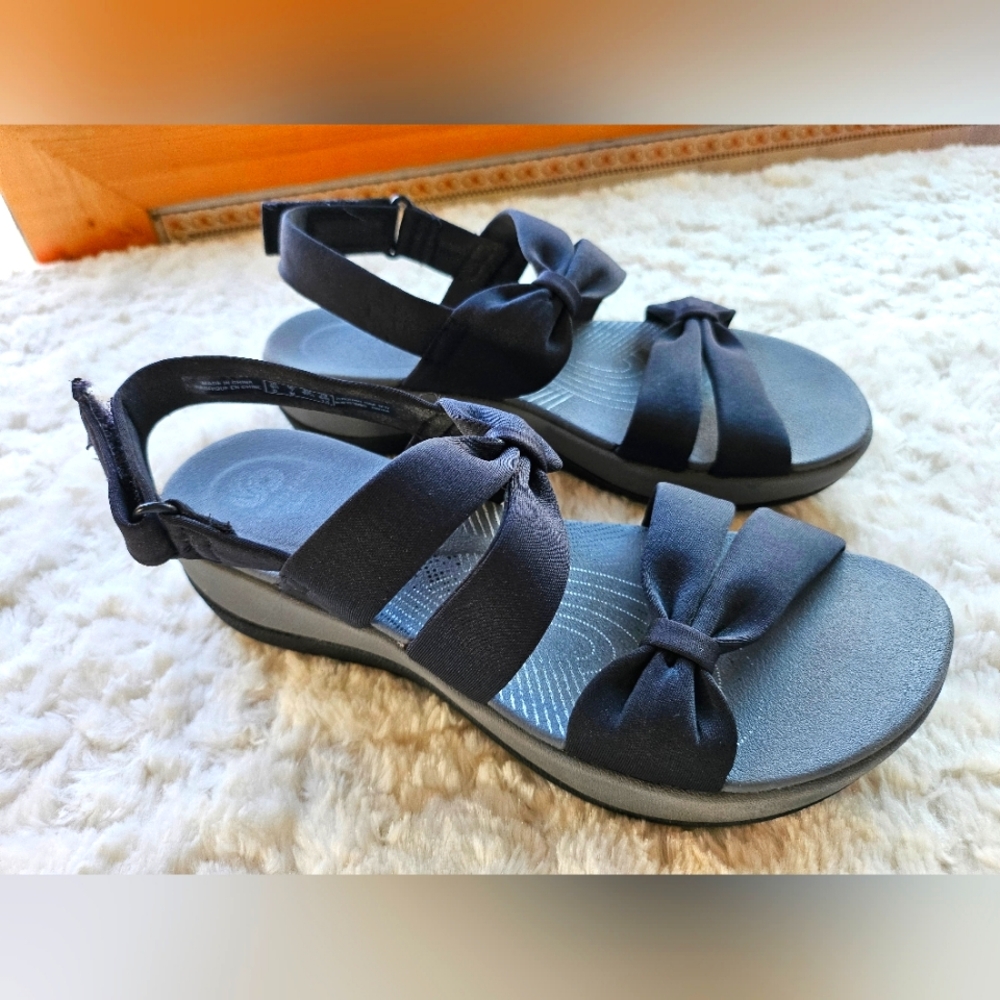 Clarks Cloudsteppers Arla Primrose Fabric Bow Sandals, Velcro, Black, Size 7M